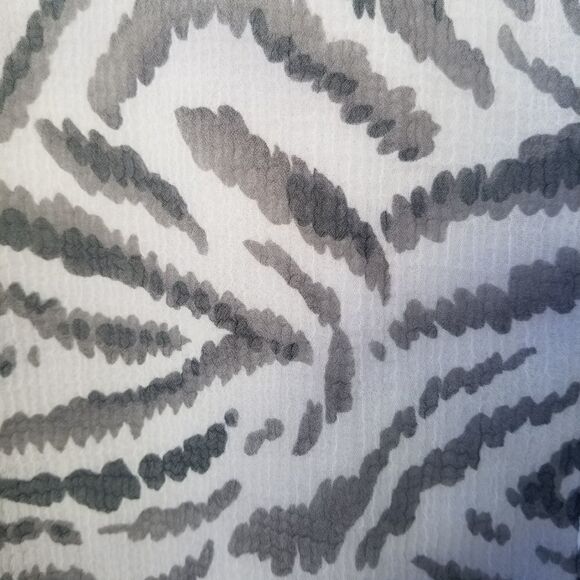 Alfred Dunner Black White Animal Print Blouse. - Picture 3 of 11